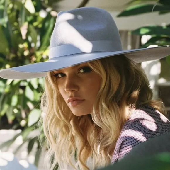 Lack of color Rancher - Picture 2 of 2